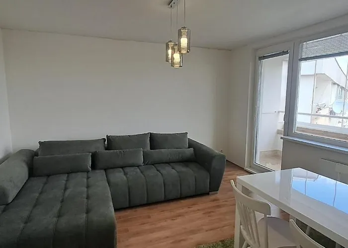 Henrieta's Cozy Apartamento *